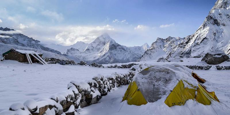 Military Equipment 42: A Comprehensive Guide to Weapons and Outdoor Supplies by Spencer Arms