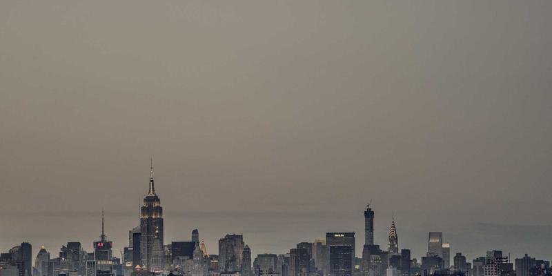 从Spencer Arms到现代战场：军用通信装备的加密与抗干扰技术演进及其对户外装备的启示