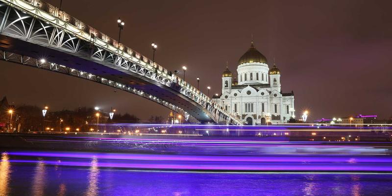 从单兵武器到生存装备：现代军事装备的演进与民用启示