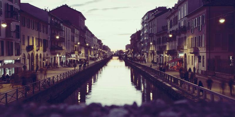 从战场到荒野：军用级加固计算机如何成为终极生存装备与户外物资