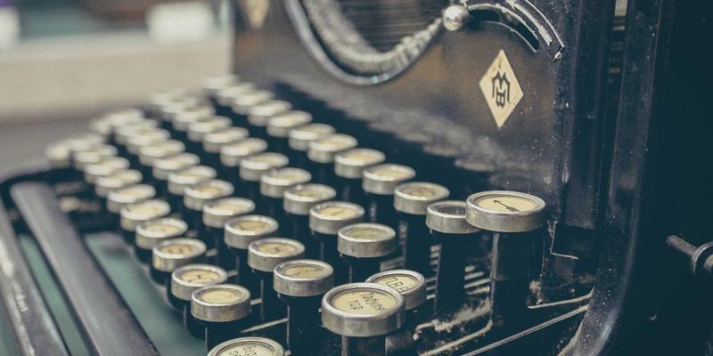 从生存装备到专业武器：现代军事装备体系的专业化演进